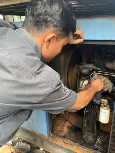 pembersihan sparepart - forklift indonesia