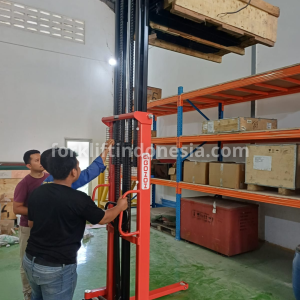 hand forklift 2 ton 2 meter gozoz - forkliftindonesia.com